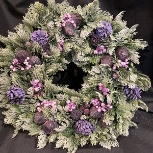 Vintage 18" plastic Christmas Wreath - Purple Floral Decor Indoor/outdoor
